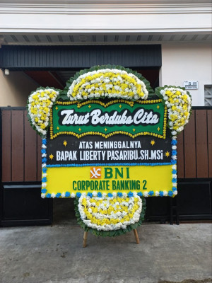 Papan Bunga Duka di Parak Batuang
