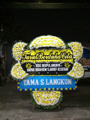 Papan Bunga Duka di Parak Batuang